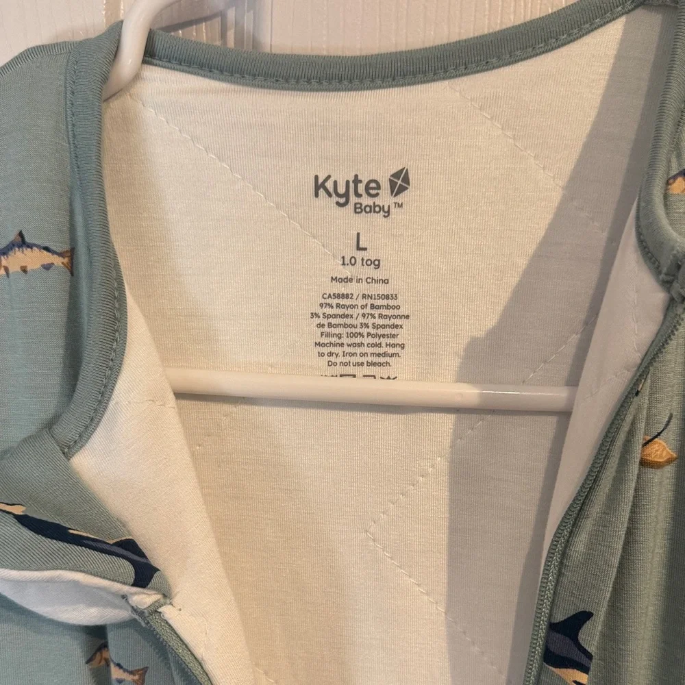 Kyte Baby Large 1.0 tog Blue Sleeveless sleep bag Walker with wales/fish/boat - Picture 2 of 7